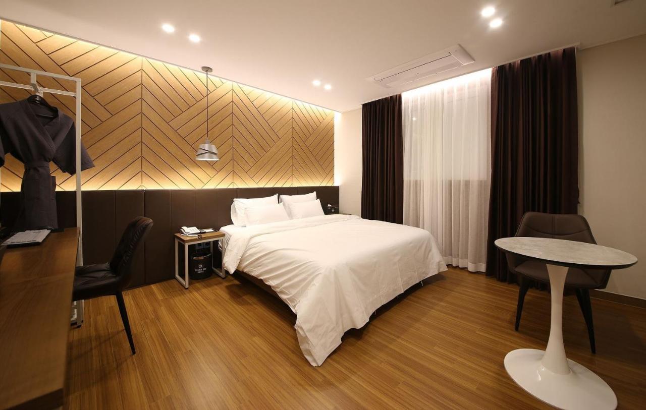 Brown Dot Hotel Sinan Gwangju Metropolitan City Exterior foto