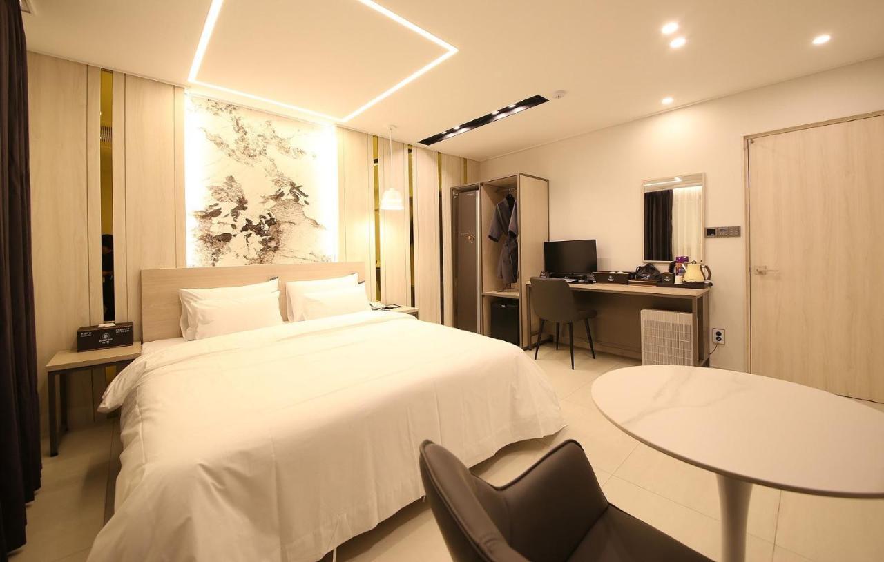 Brown Dot Hotel Sinan Gwangju Metropolitan City Exterior foto