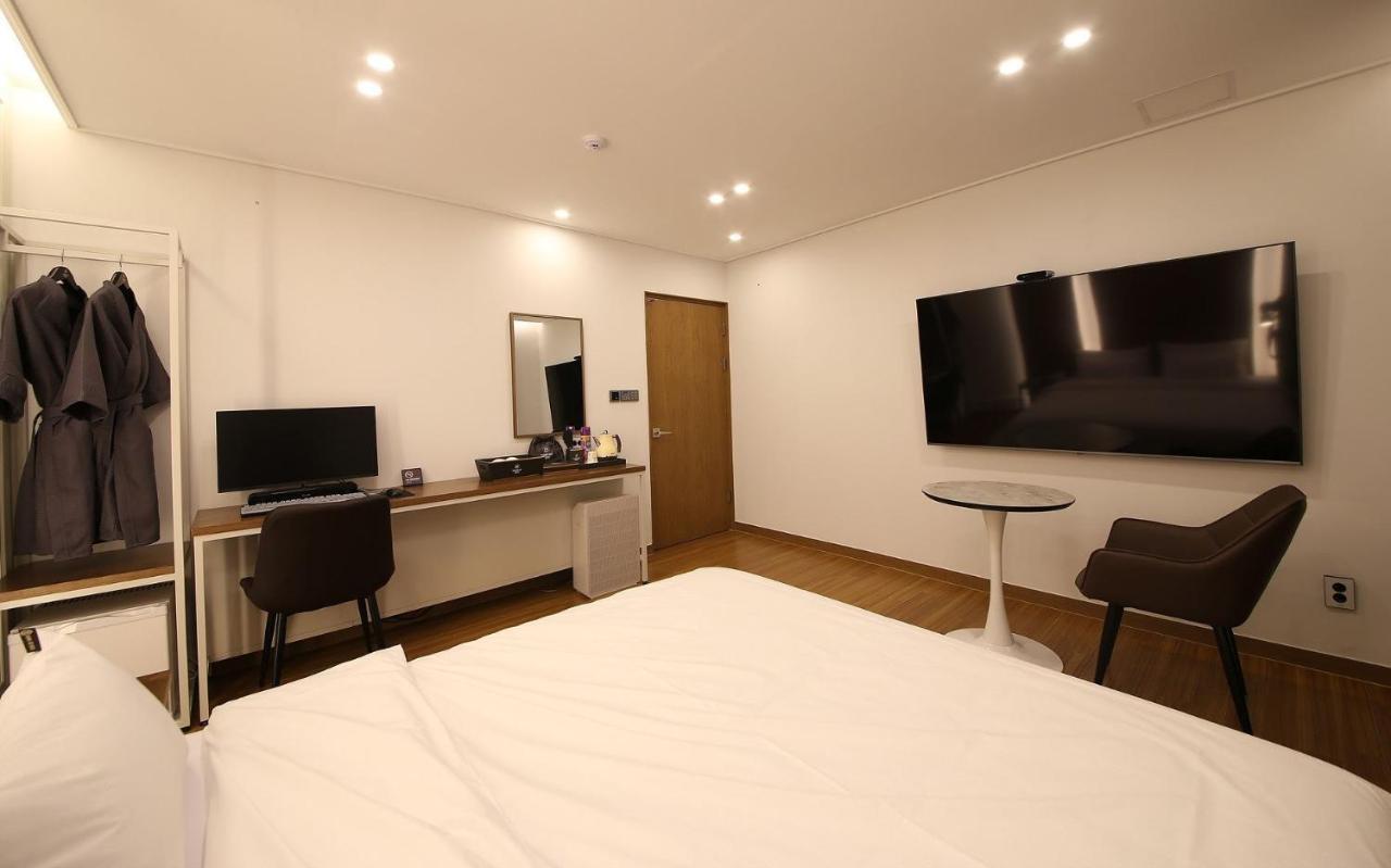 Brown Dot Hotel Sinan Gwangju Metropolitan City Exterior foto