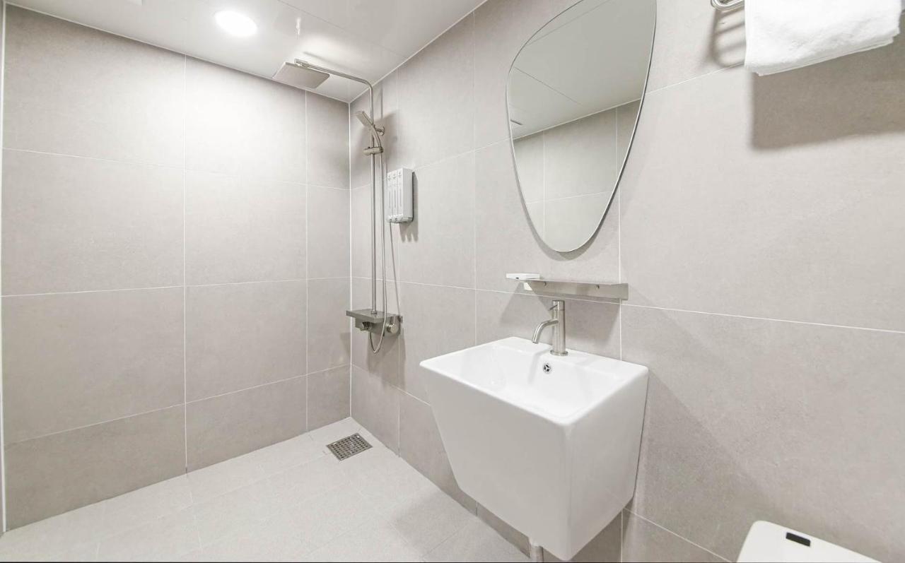 Brown Dot Hotel Sinan Gwangju Metropolitan City Exterior foto
