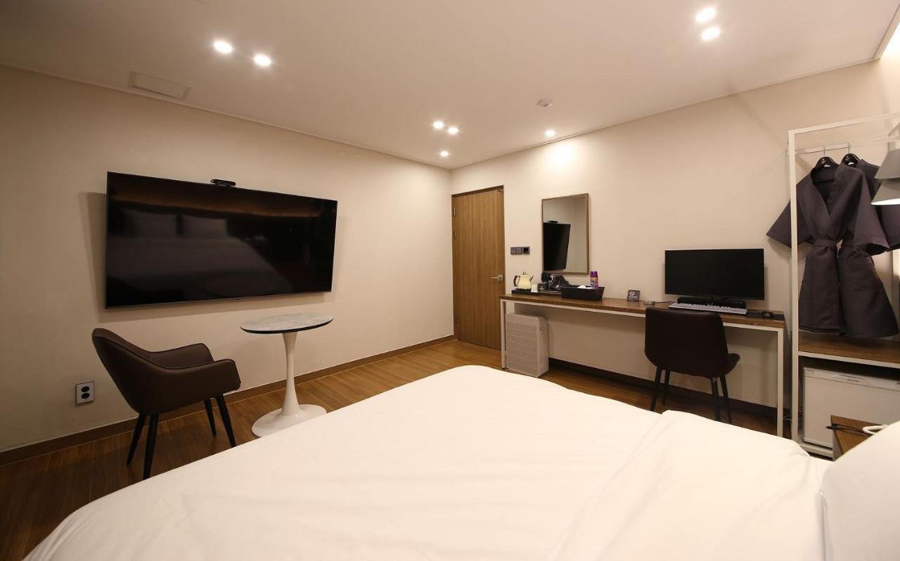 Brown Dot Hotel Sinan Gwangju Metropolitan City Exterior foto